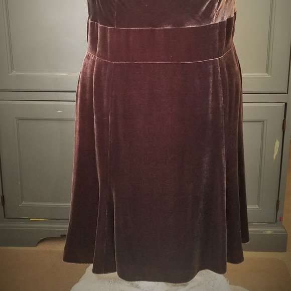 Ann Taylor Loft Velvet Dress Size 12 Never Worn! - Picture 3 of 9
